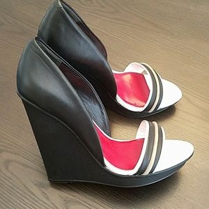 Charles Jourdan wedge shoe